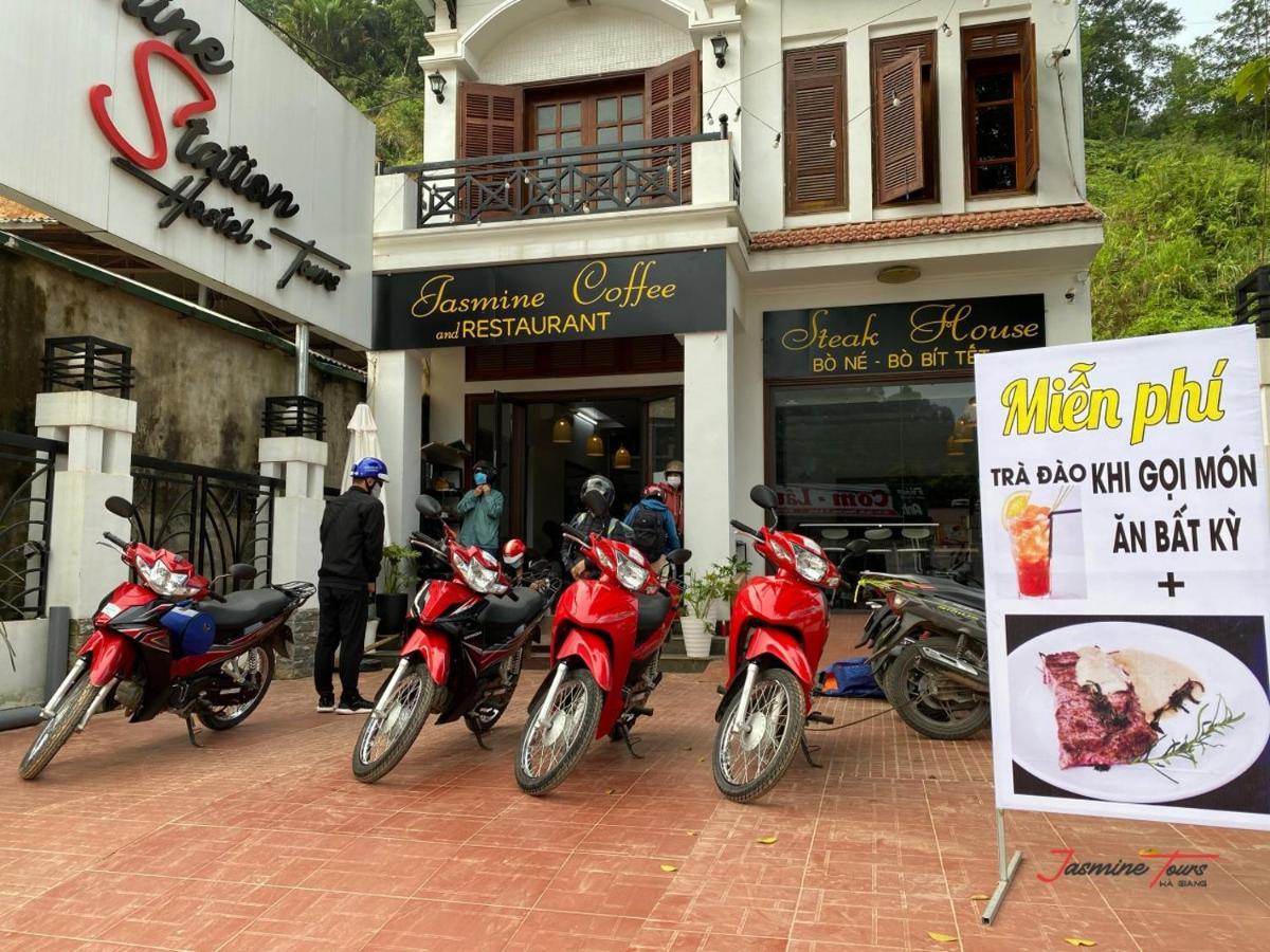 Jasmine Hostel And Motorbike Tours Ha Giang Eksteriør bilde